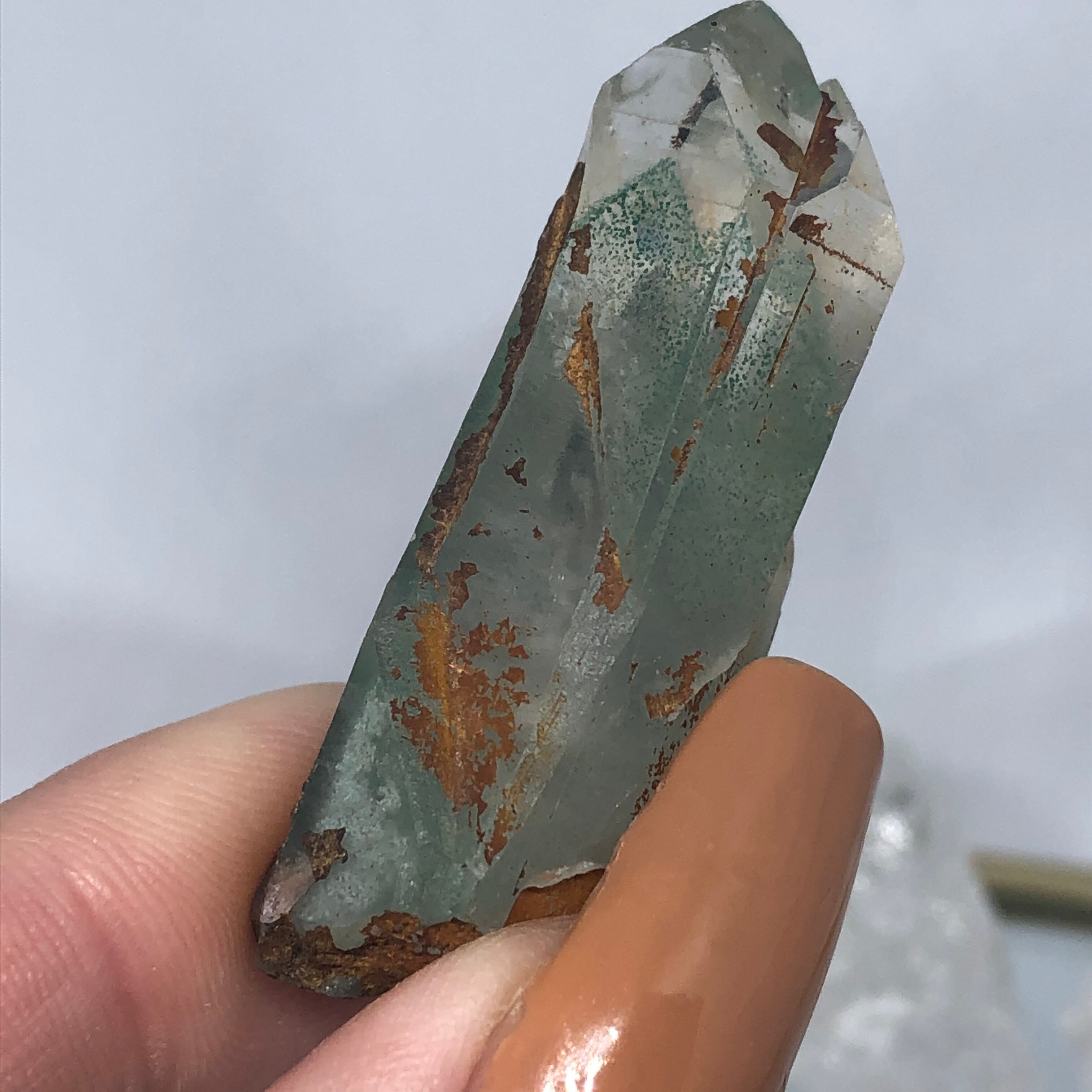 立体的内包物 ピラミッドファントム エメラルドグリーンファントム Arkhoediciones Com