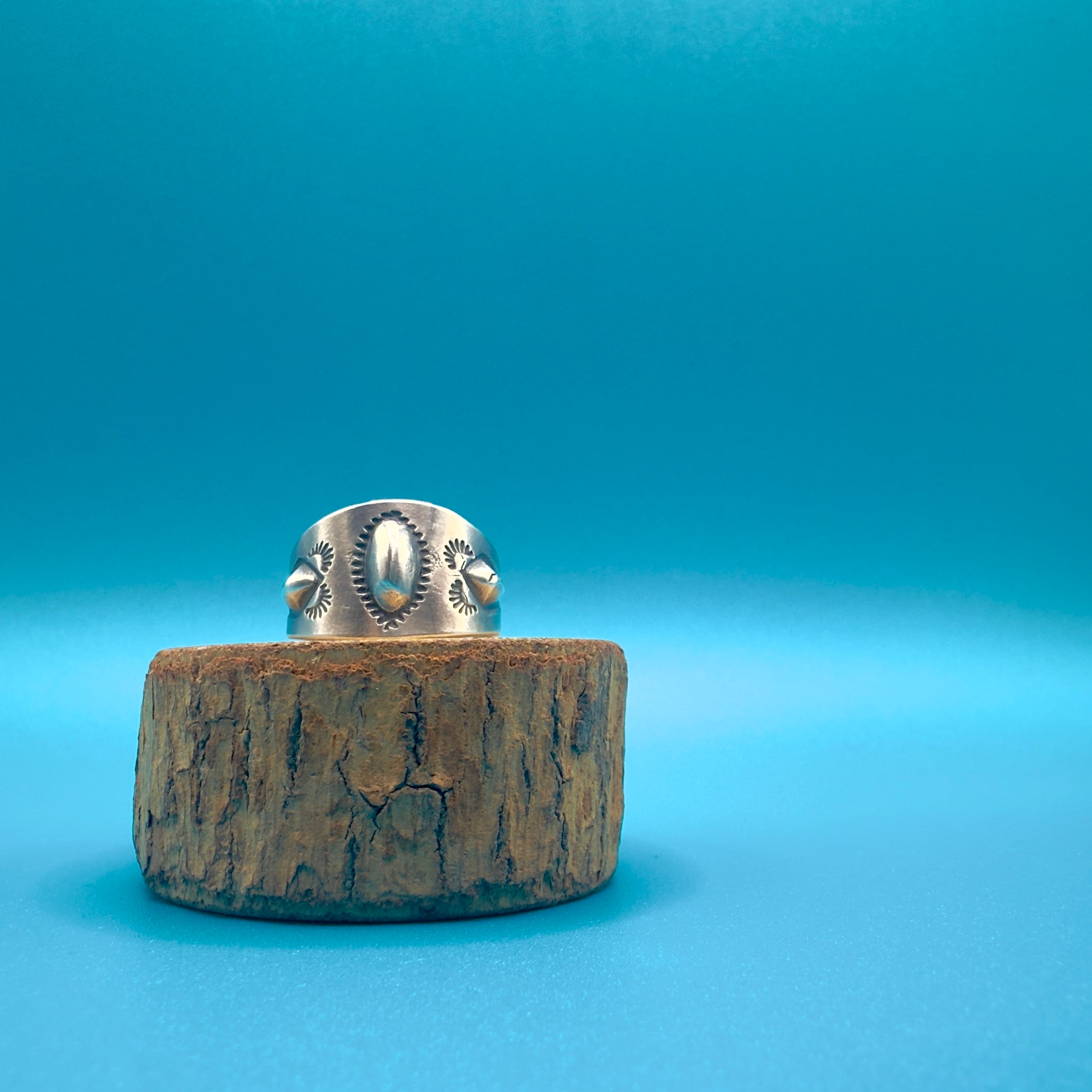 スパイニーオイスターシェルとリーフモチーフのリング シルバーリング