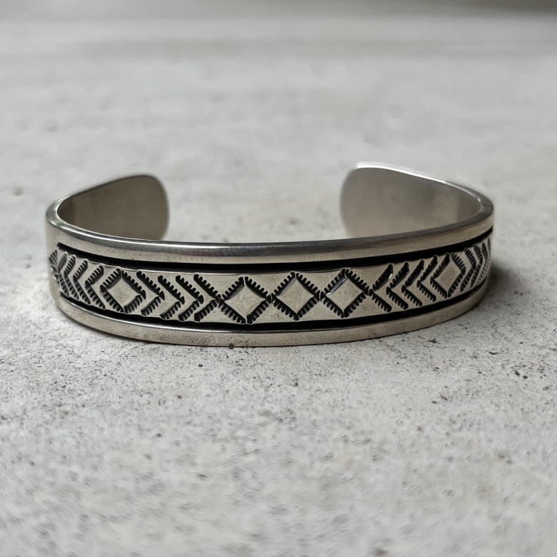インディアンジュエリー Indian Jewelry スタンプワーク バングル