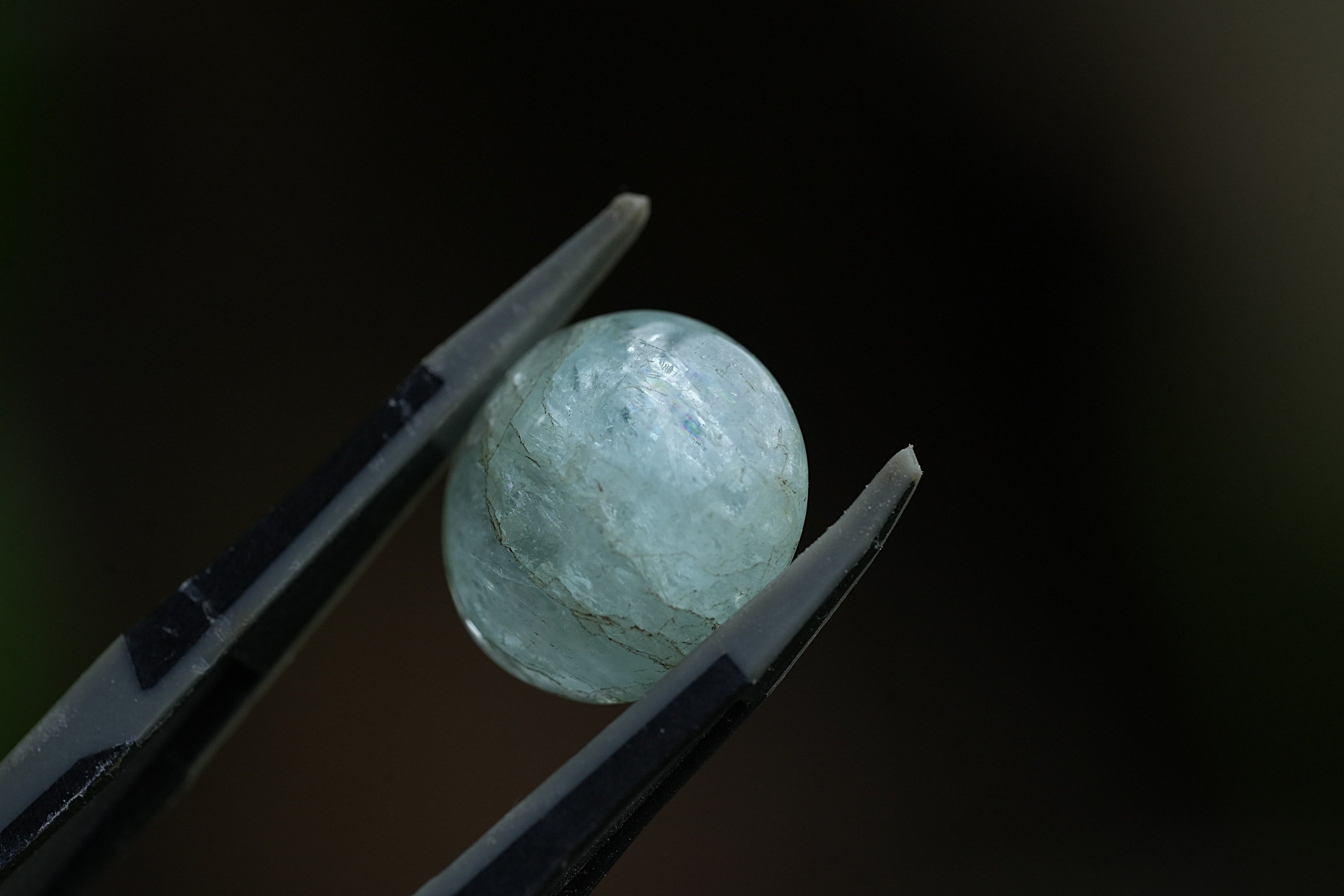 クラックに虹☆アクアマリン s1525 | Funky garuda Stone (ファンキー