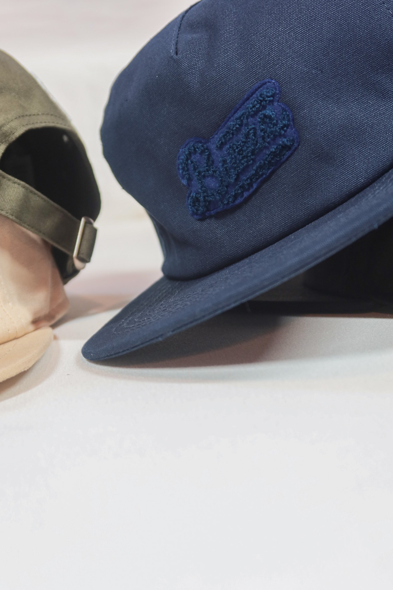 MOCO LOGO Organic Cotton Canvas Unstructured 5 Panel Cap 24' [NAVY]