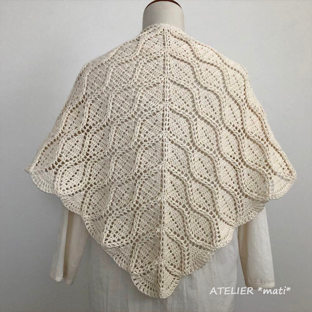 手編み リーフ模様の半月ショール ハンドメイド ウール100％ オフ白 かぎ針編 Knitting Kit (on sale)] Leaf pattern triangle shawl - YouTube