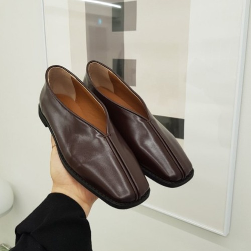 ローファー レディース 靴 シューズ スクエアトゥ シンプル 無地 ローヒール フラットシューズ ぺたんこ靴 PU カジュアル お出かけ 黒 茶 ブラック ブラウン 歩きやすい 疲れにくい 履きやすい