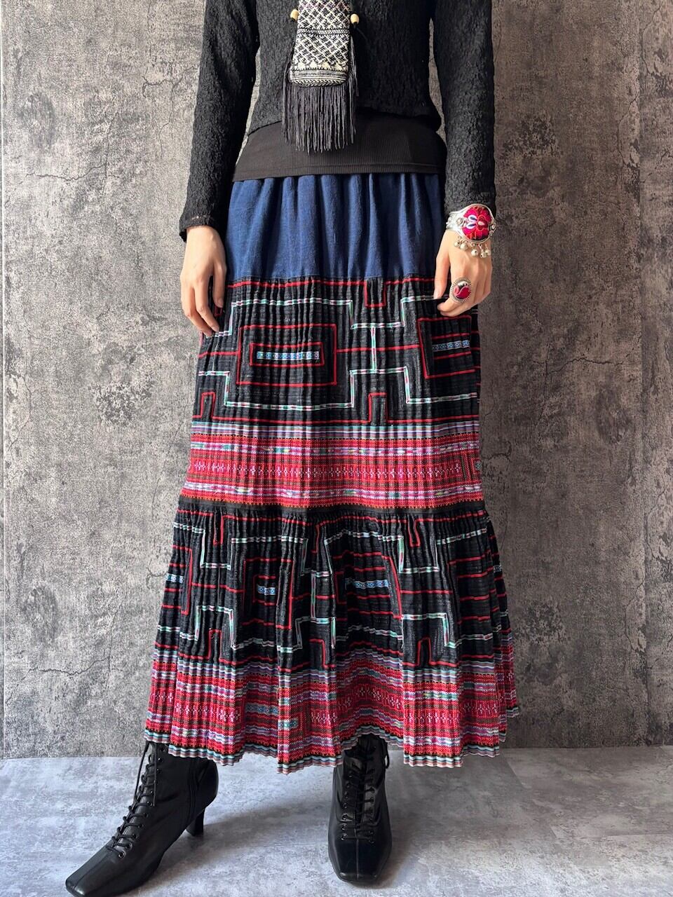 モン族スカート 090 ロング 2段上下組み合わせタイプ 藍染布 bami