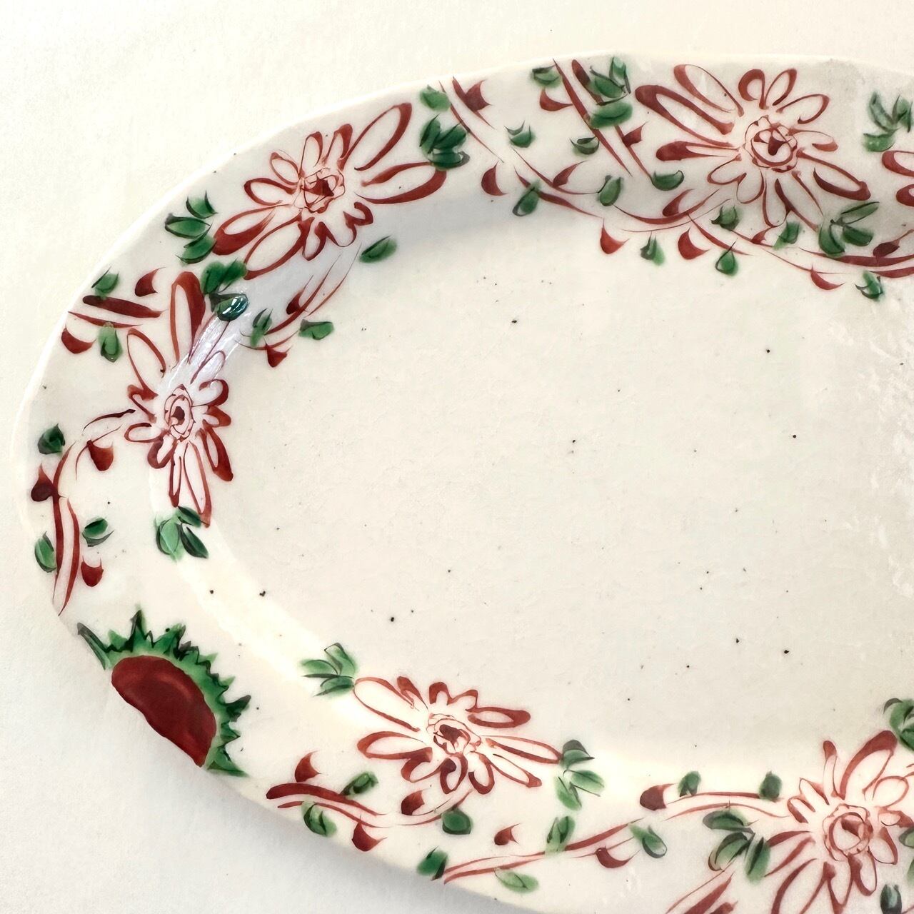 志野赤絵花鳥オーバルリム九寸皿【榛澤宏】 | うつわや はんのき