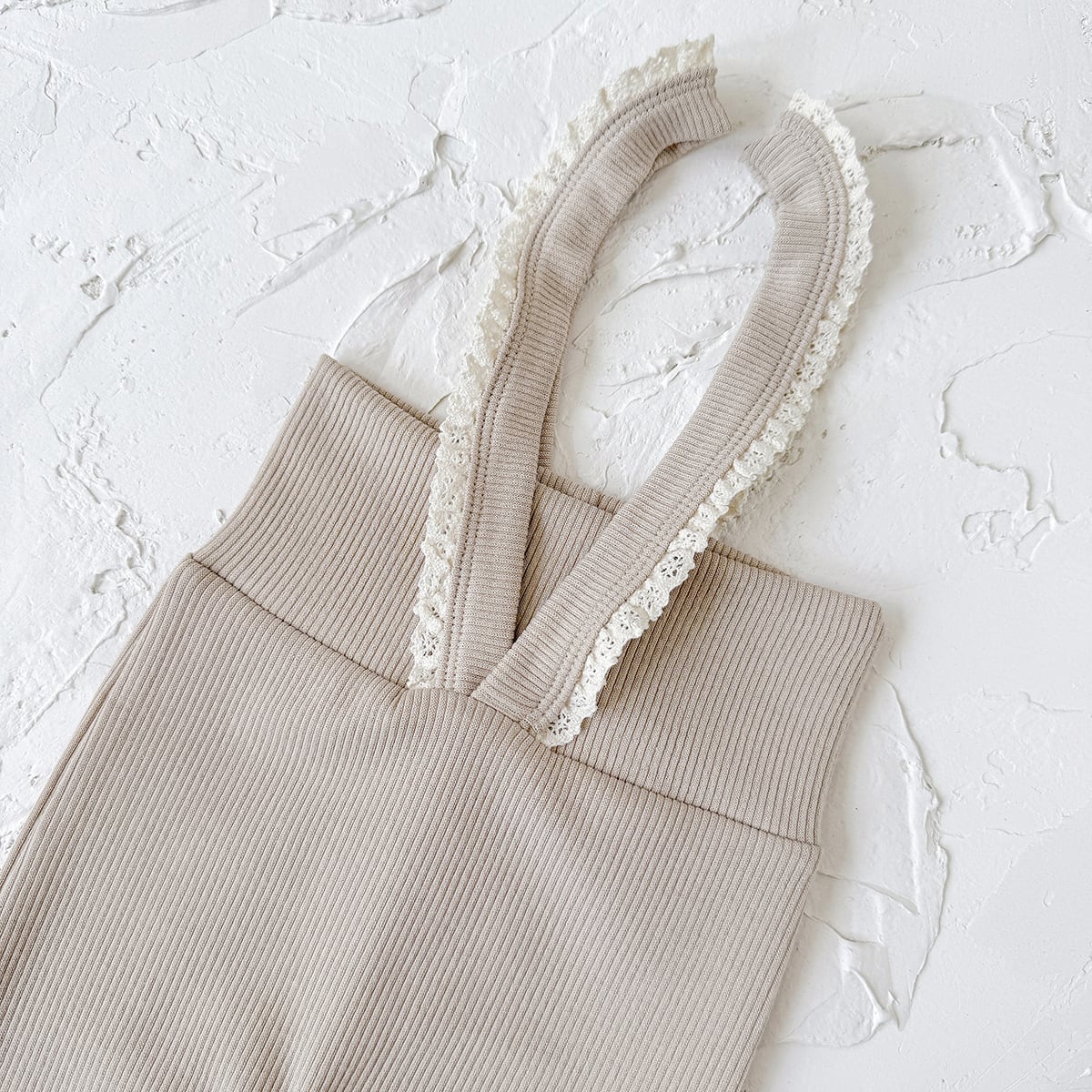 フリルサスペンダー付きレギンス