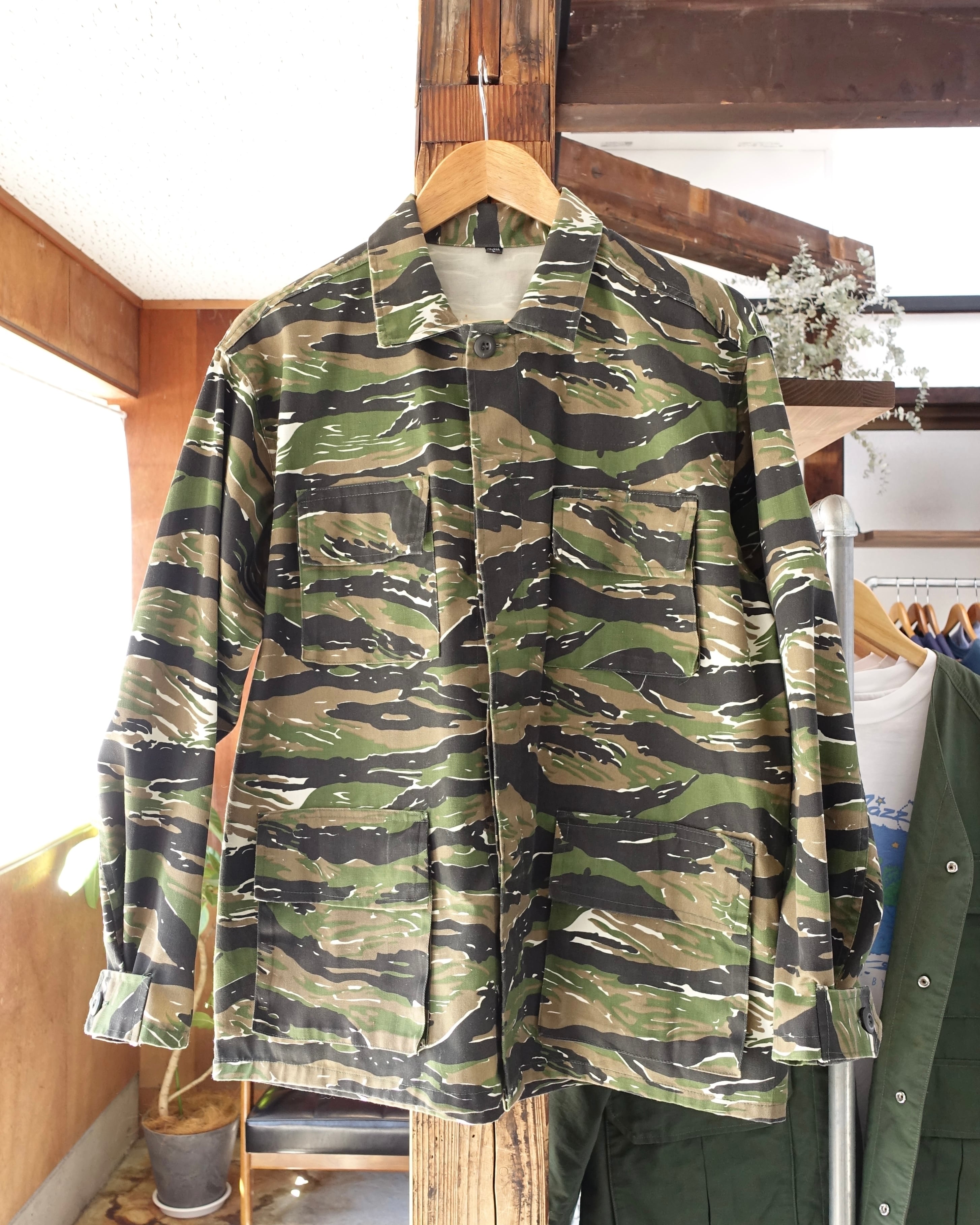 QILO x SC Irregulars ロングスリーブ Tシャツ QILO x SC Irregulars Long Sleeve Pocket Tee in Multicam