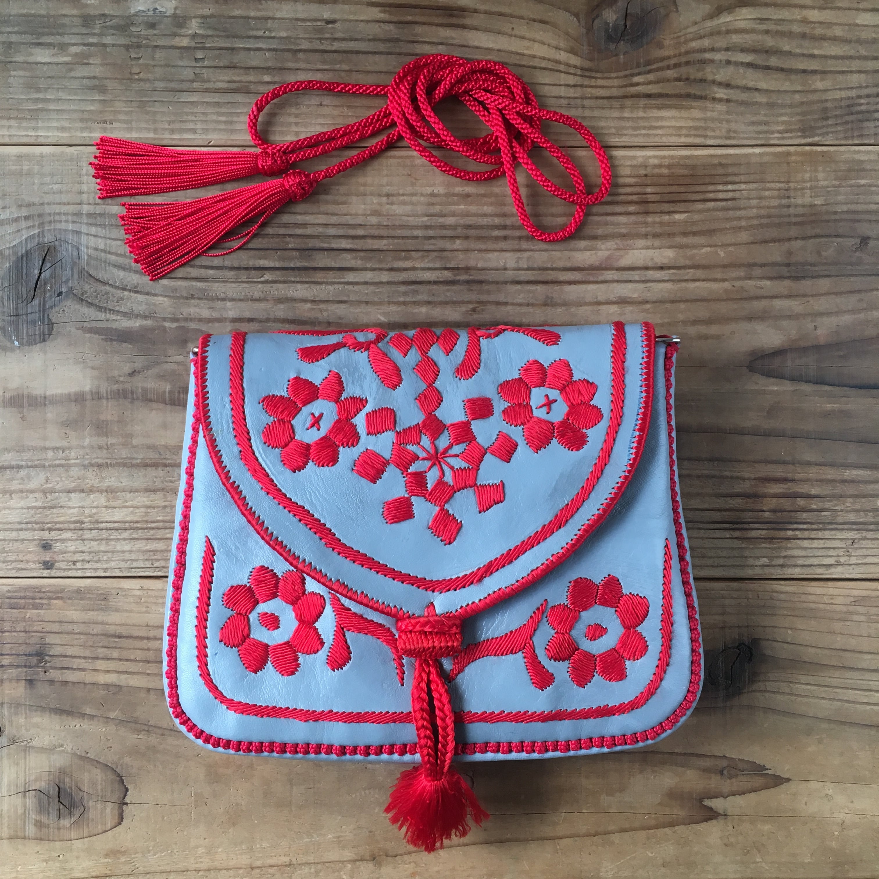 ベルベル刺繍のバッグ マチあり | モロッコの暮らしと手しごと
