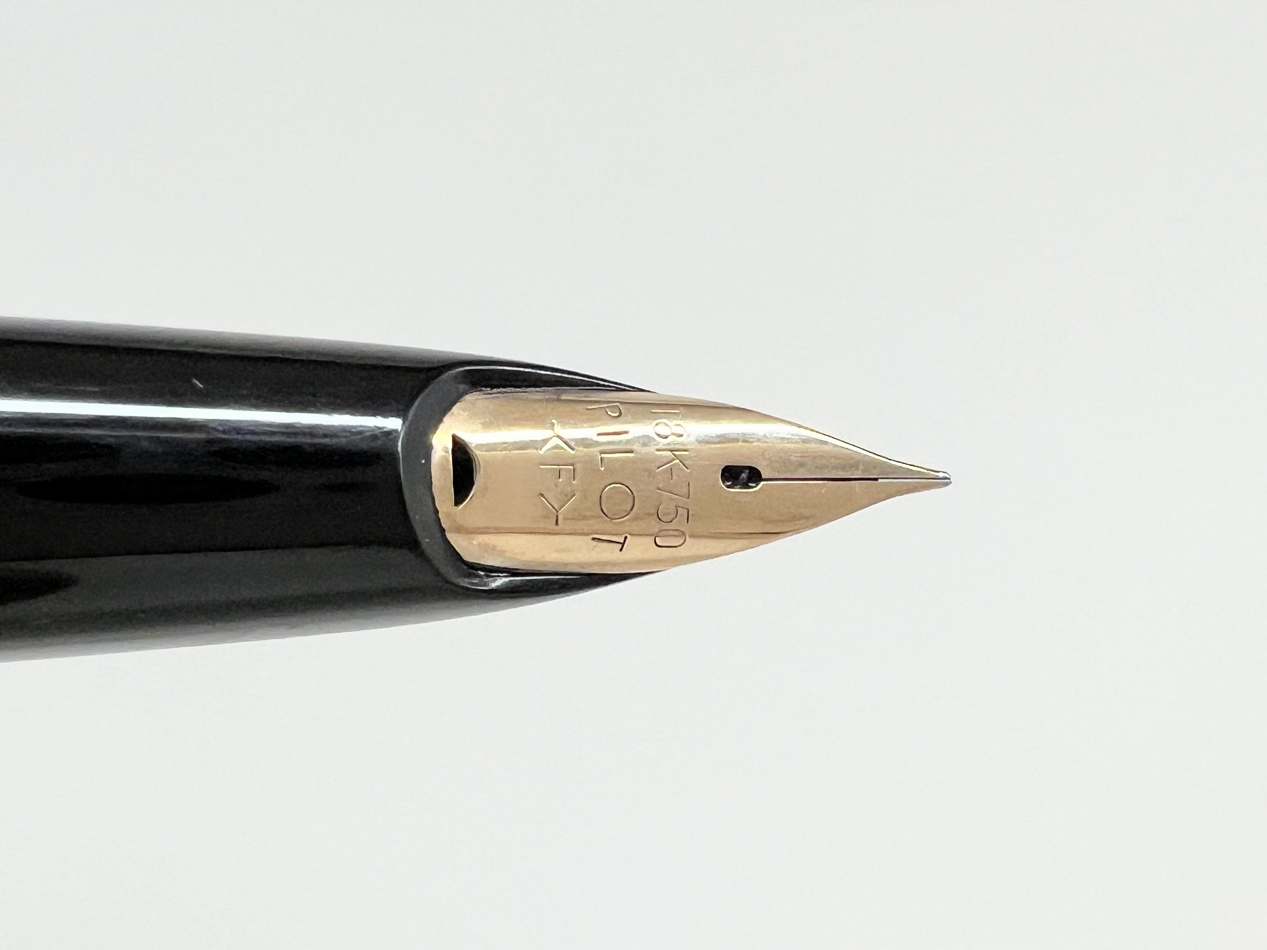 パイロット PILOT 革巻き 万年筆 ペン先 18K(750) 筆記用具