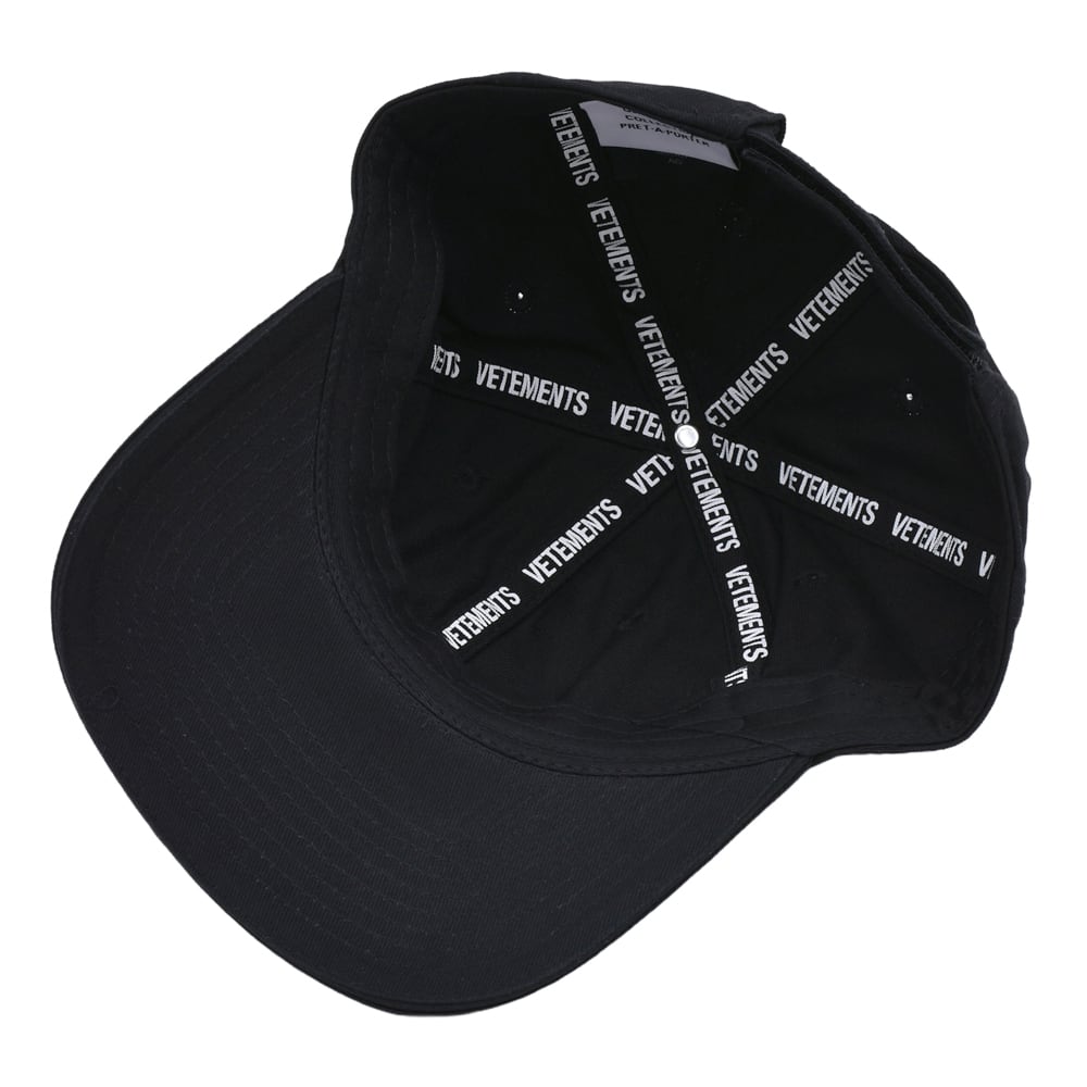 VETEMENTS】OVAL LOGO CAP | AYIN