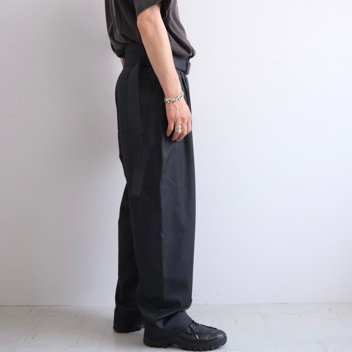 SEEALL “Unisex MANCHESTER PANTS “CHARCOAL | Lapel online store
