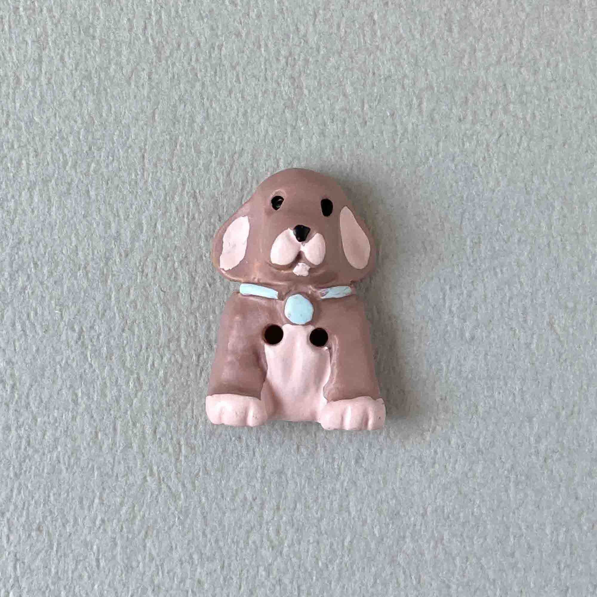お座り犬のUKボタン(22mm)