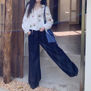 floral embroidered v-neck ribbon blouse　J00531