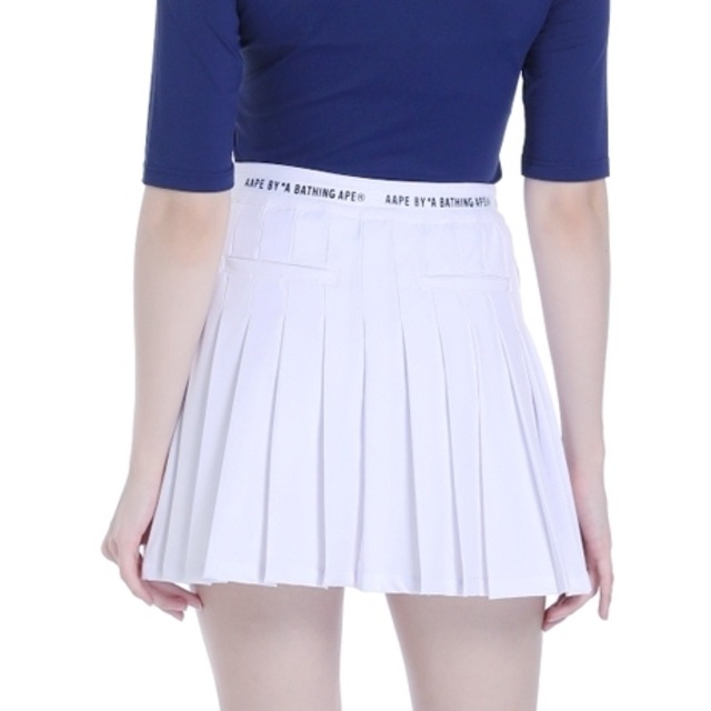 ホワイト　プリーツスカート　ミニ丈
