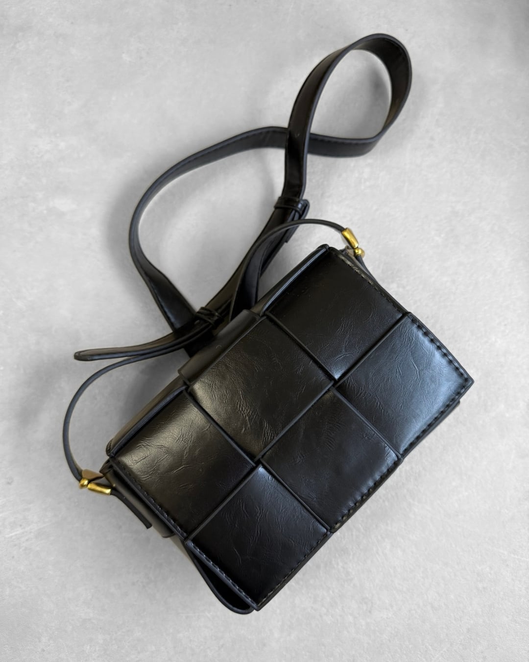 SQUARE LEATHER SHOULDER BAG