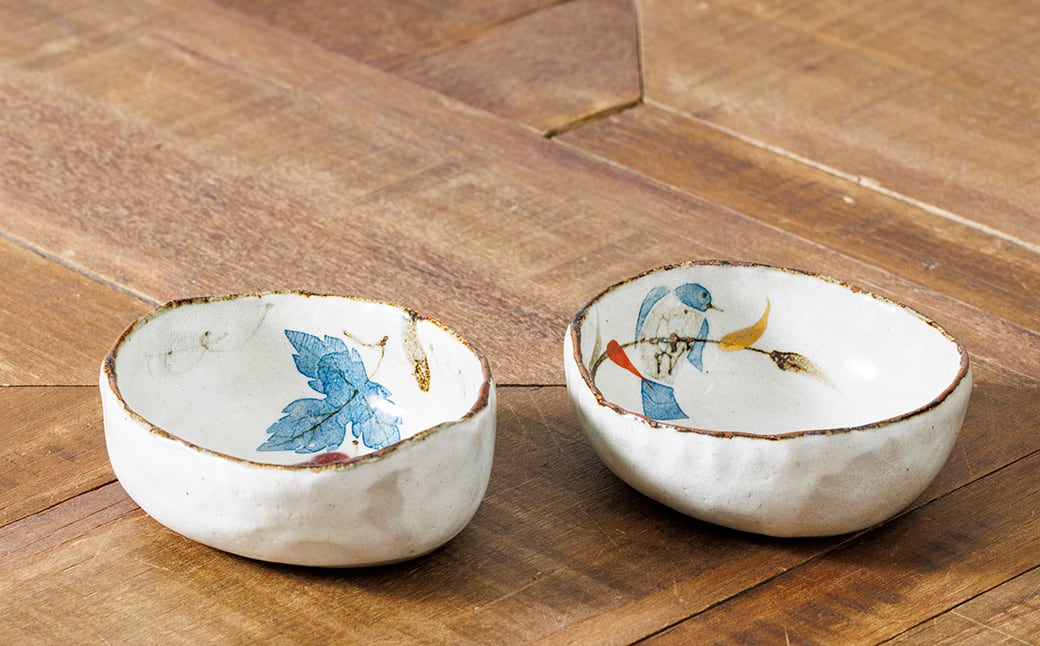 畑萬陶苑】伊万里焼／モイスト青磁金彩梅形皿 2枚セット | ピースクラフツ