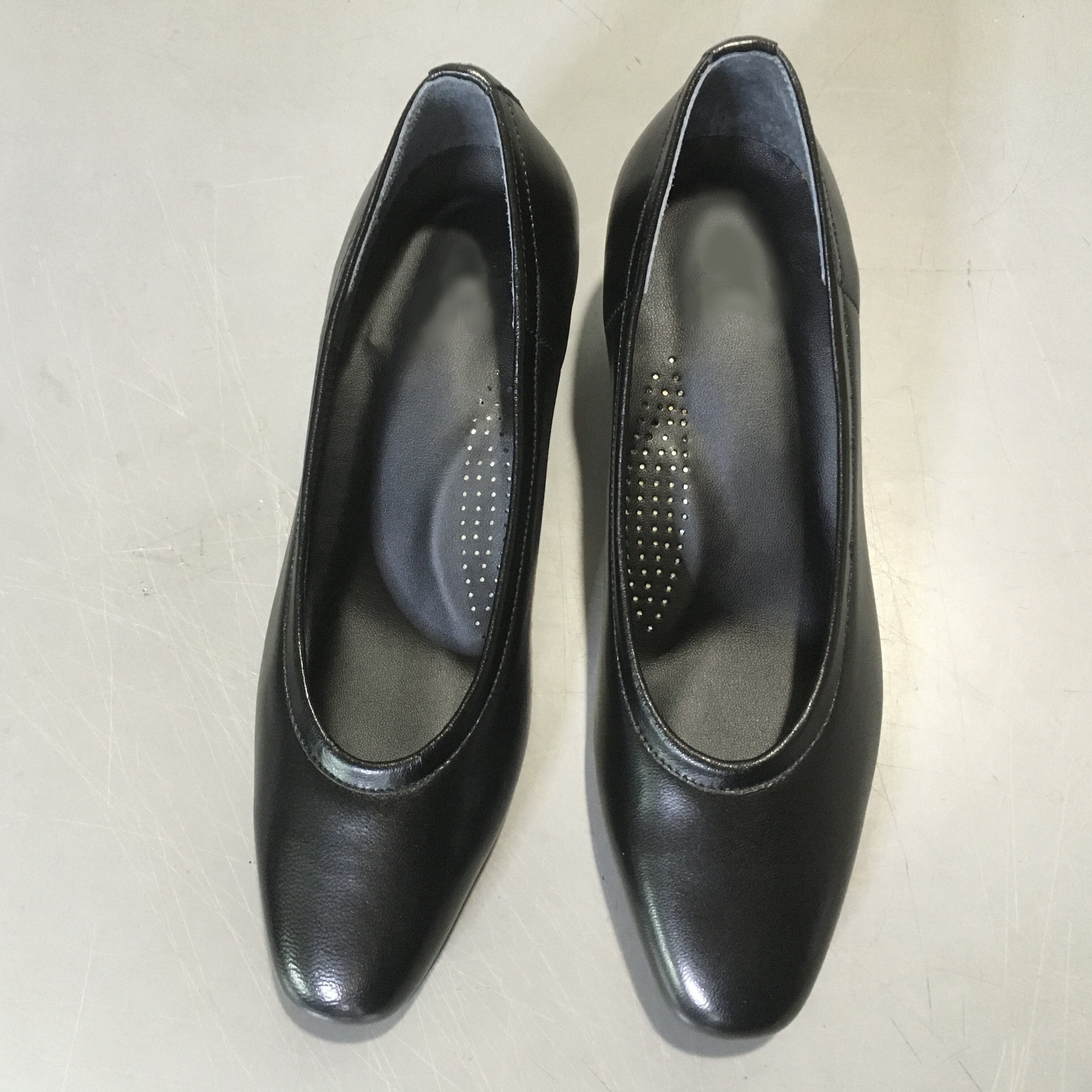 【21.0cm】パイピングパンプス