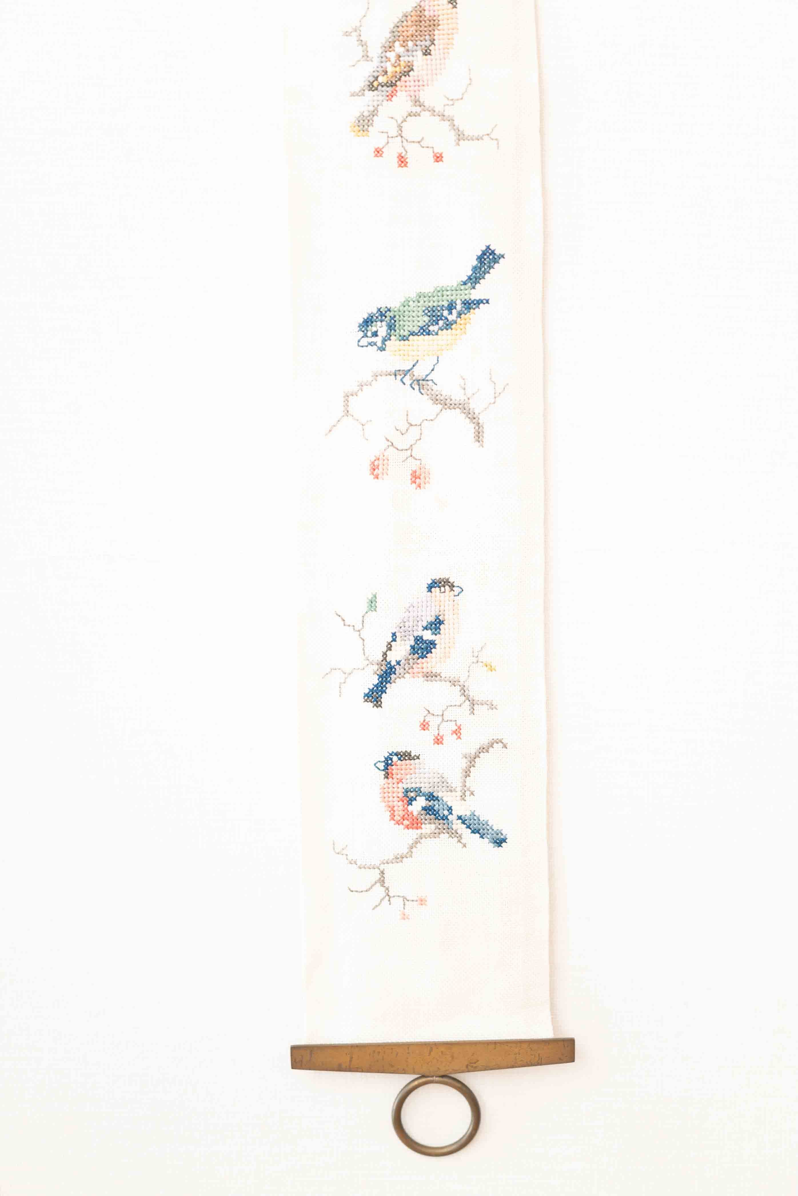 AZ212 北欧ヴィンテージ お花と鳥さん刺繍の壁飾りタペストリー