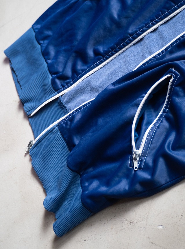 "adidas" 1970s Curved zip pocket jersey