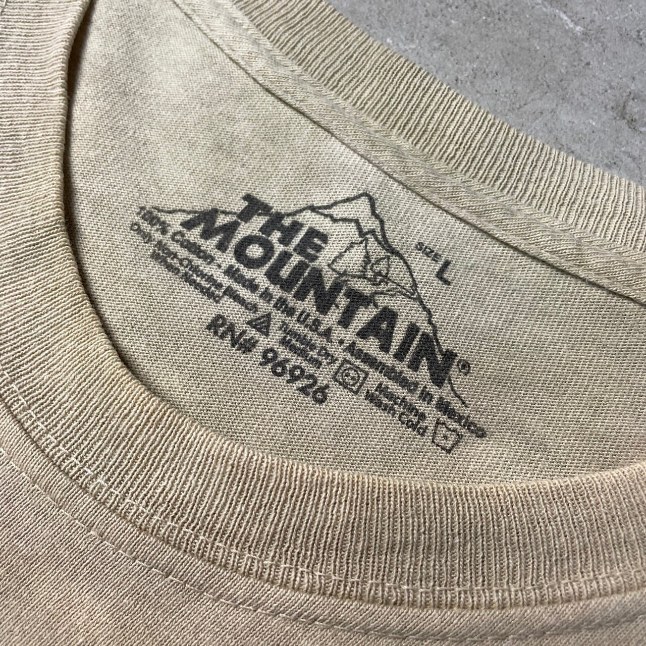 THE MOUNTAIN ネイティブアメリカン インディアン タイダイTシャツ