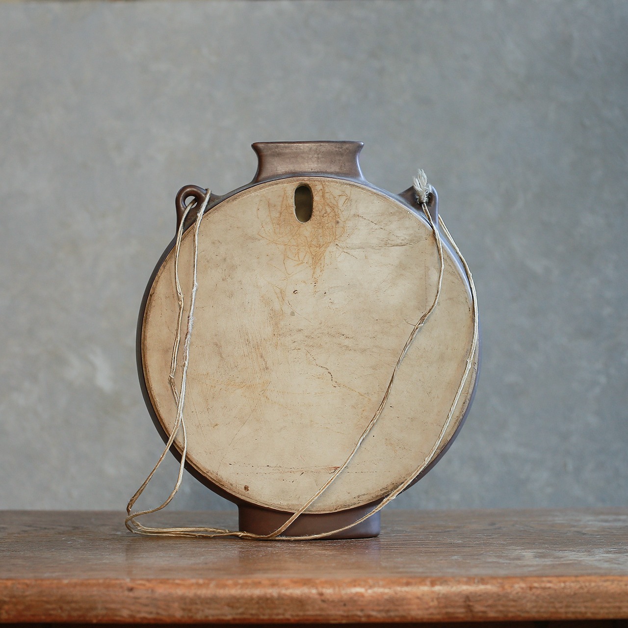 模様が美しい、魚のフラワーベース