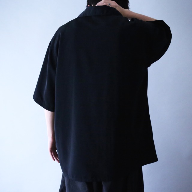 "精武館" double embroidery design open collar shirt