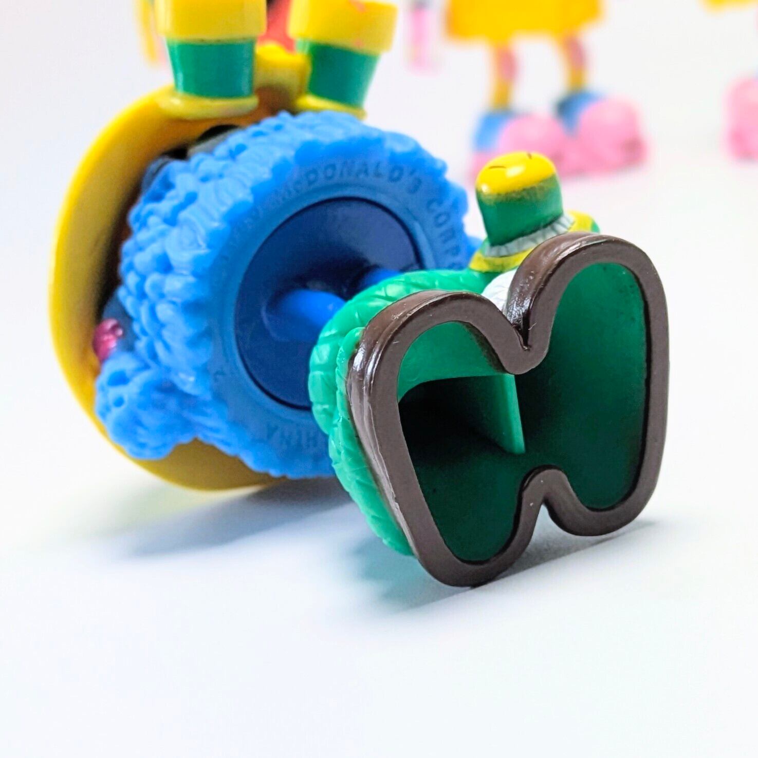 ♧☆VINTAGE 1989☆【 McDonald's / マクドナルド 】1989 McDonald's Happy Meal Toy "Funny Fry Friends" 『 Tracker (トラッカー) / 探検家』Happy Meal Toy / ミールトイ / フライキッズ / フライガイ / フライガール 〚アメリカン雑貨 アメトイ〛