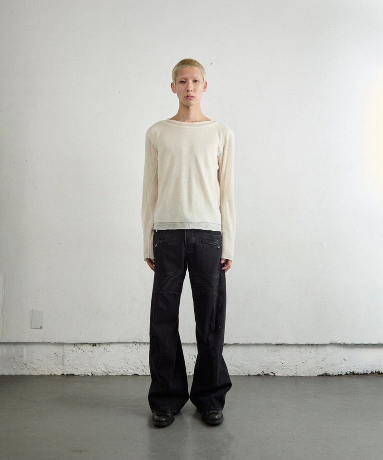 NVRFRGT | DOUBLE LAYERED LONG SLEEVE T SHIRT | WHITE | HOWDAY