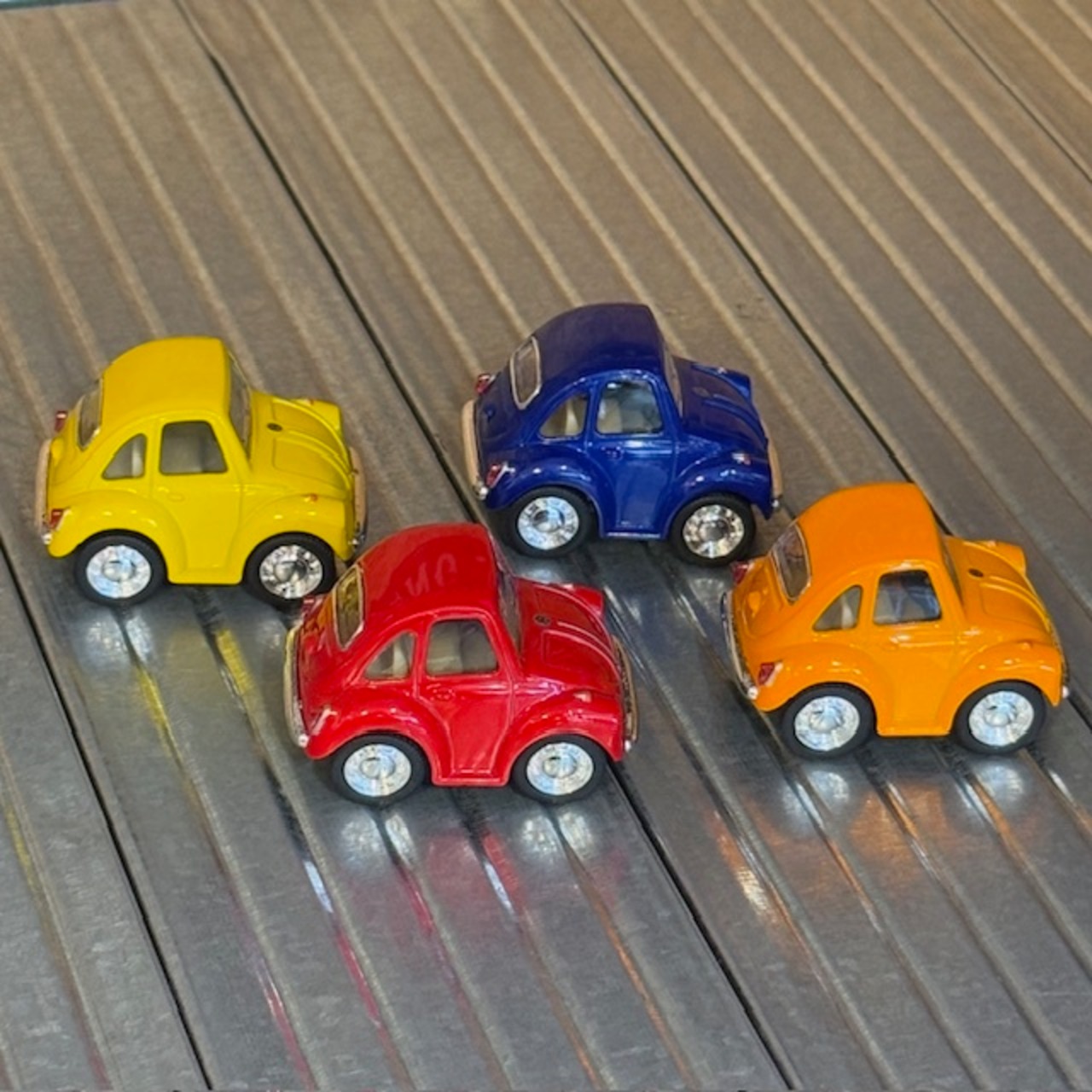 【ミニプルバックカー】ファニーワーゲン「ビートル」★