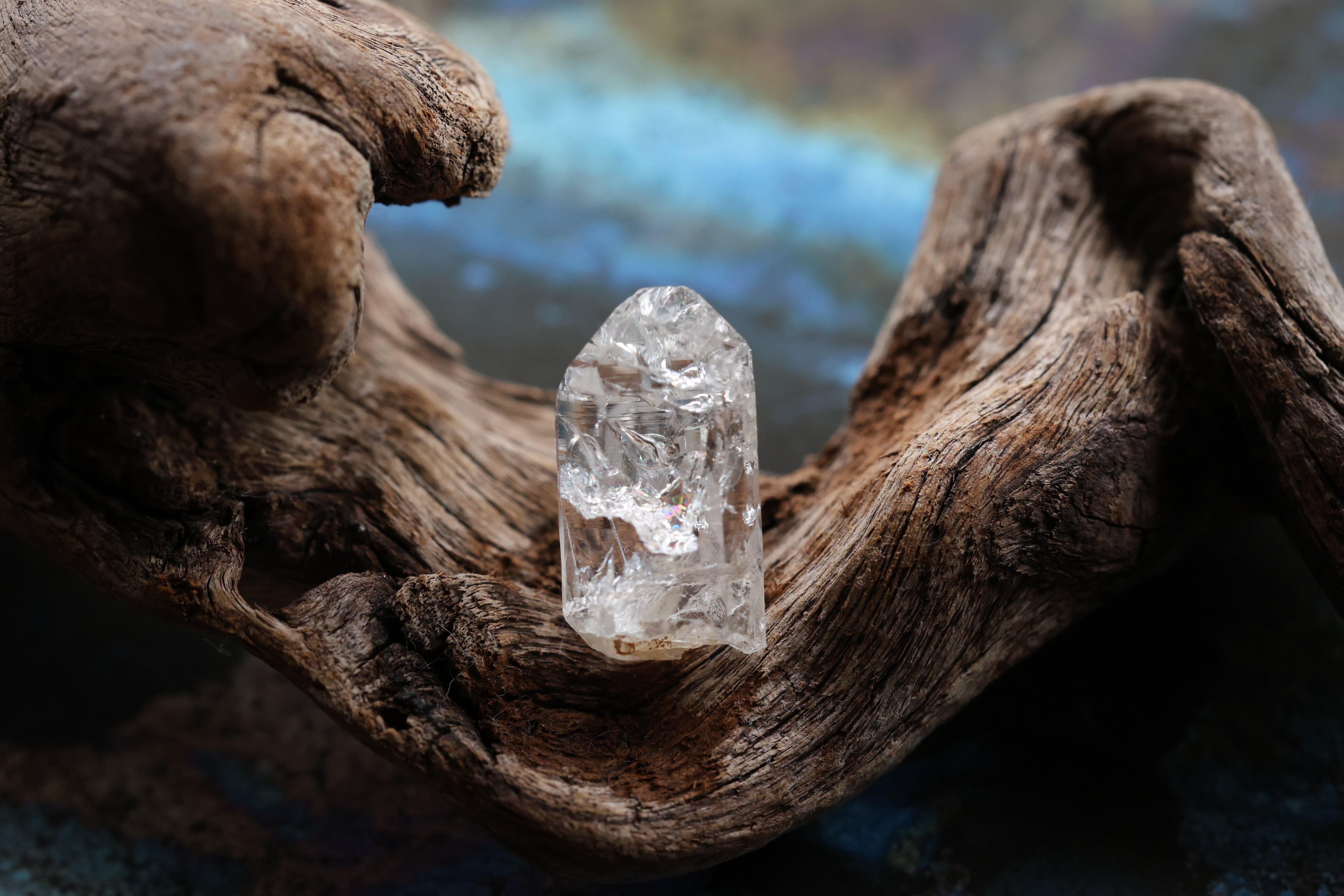 ヒマラヤ水晶 片耳ピアス マニハール産 | 石垣島の夜光貝アクセサリー