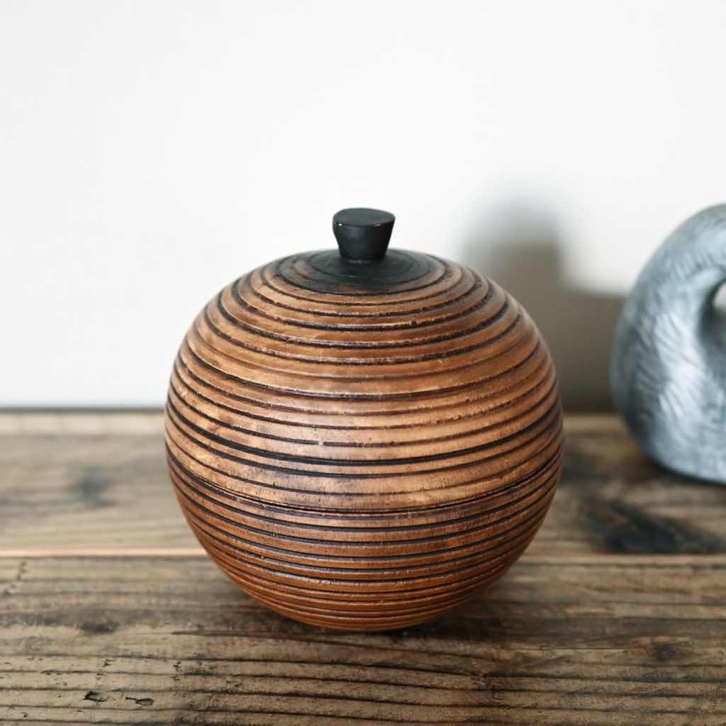 木の実の形の小物入れ Lサイズ｜マンゴーウッド 蓋付き小物入れ レトロ