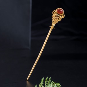 琵琶をモチーフにした上品な簪：特別な日に華やかさを加えるアクセントにK082