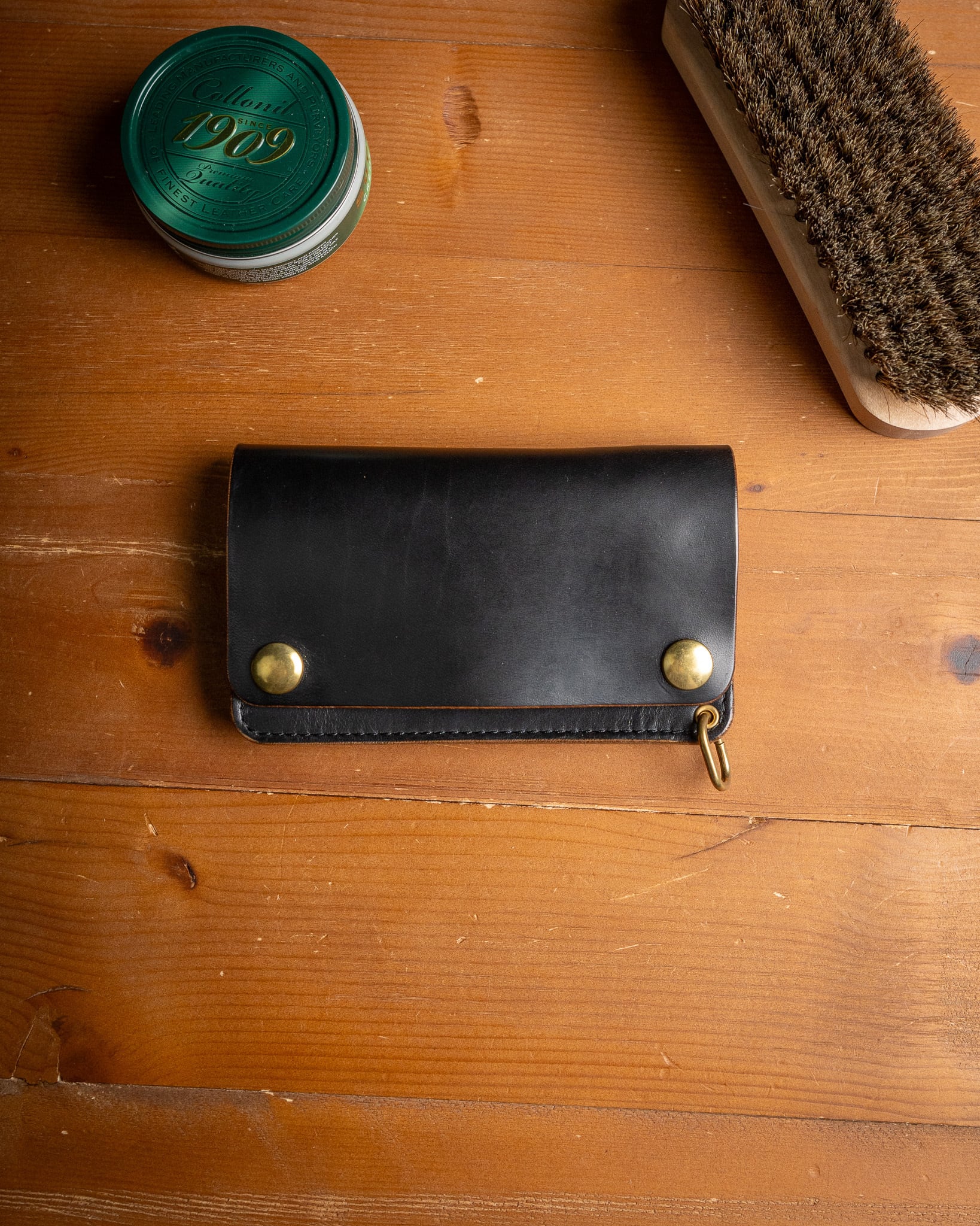 Additive and Line】Middle Tracker Wallet TWM-004 Maryam Horse Butt