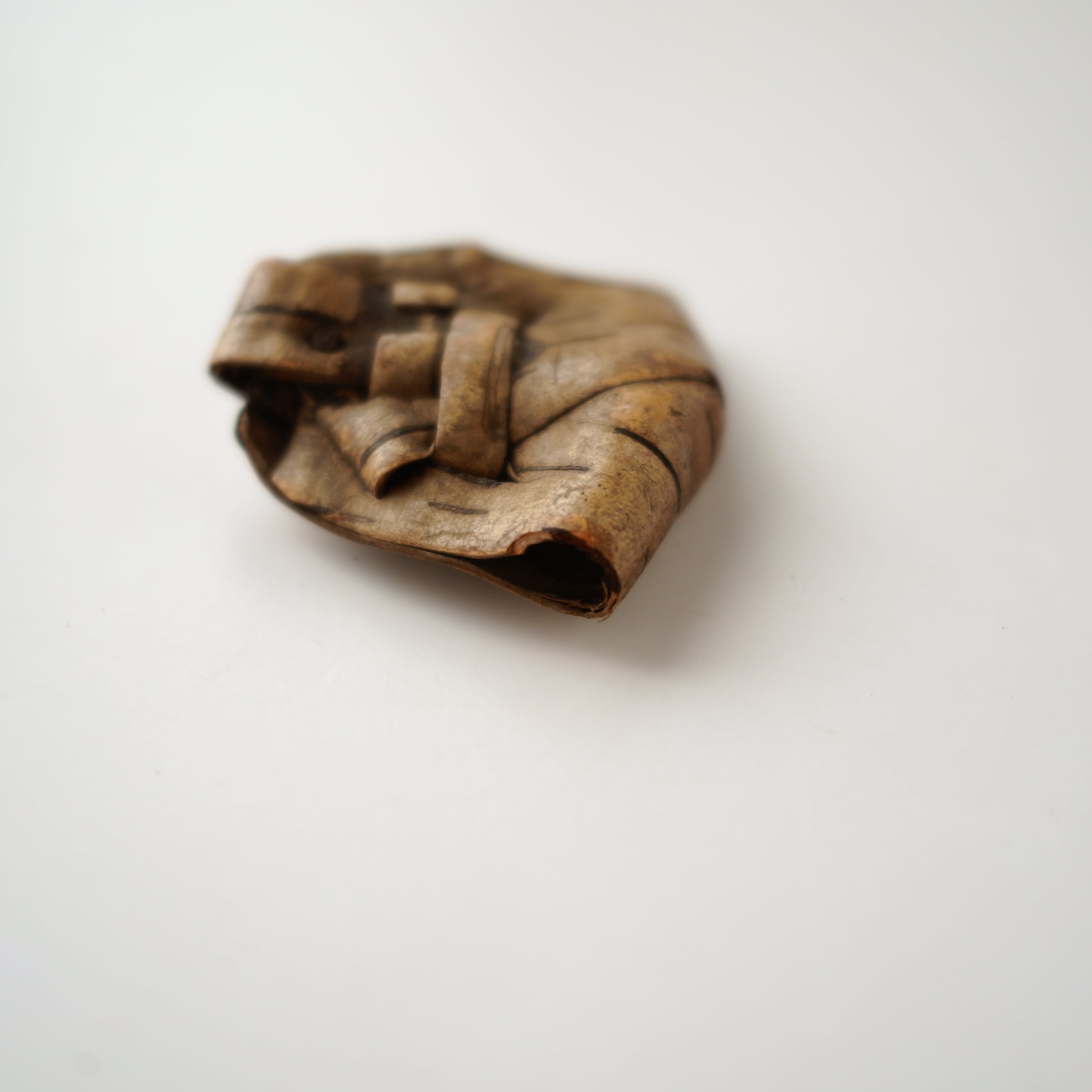 Birch Bark Fishing Net Weight | troldhaugen antiques ｜ 北欧