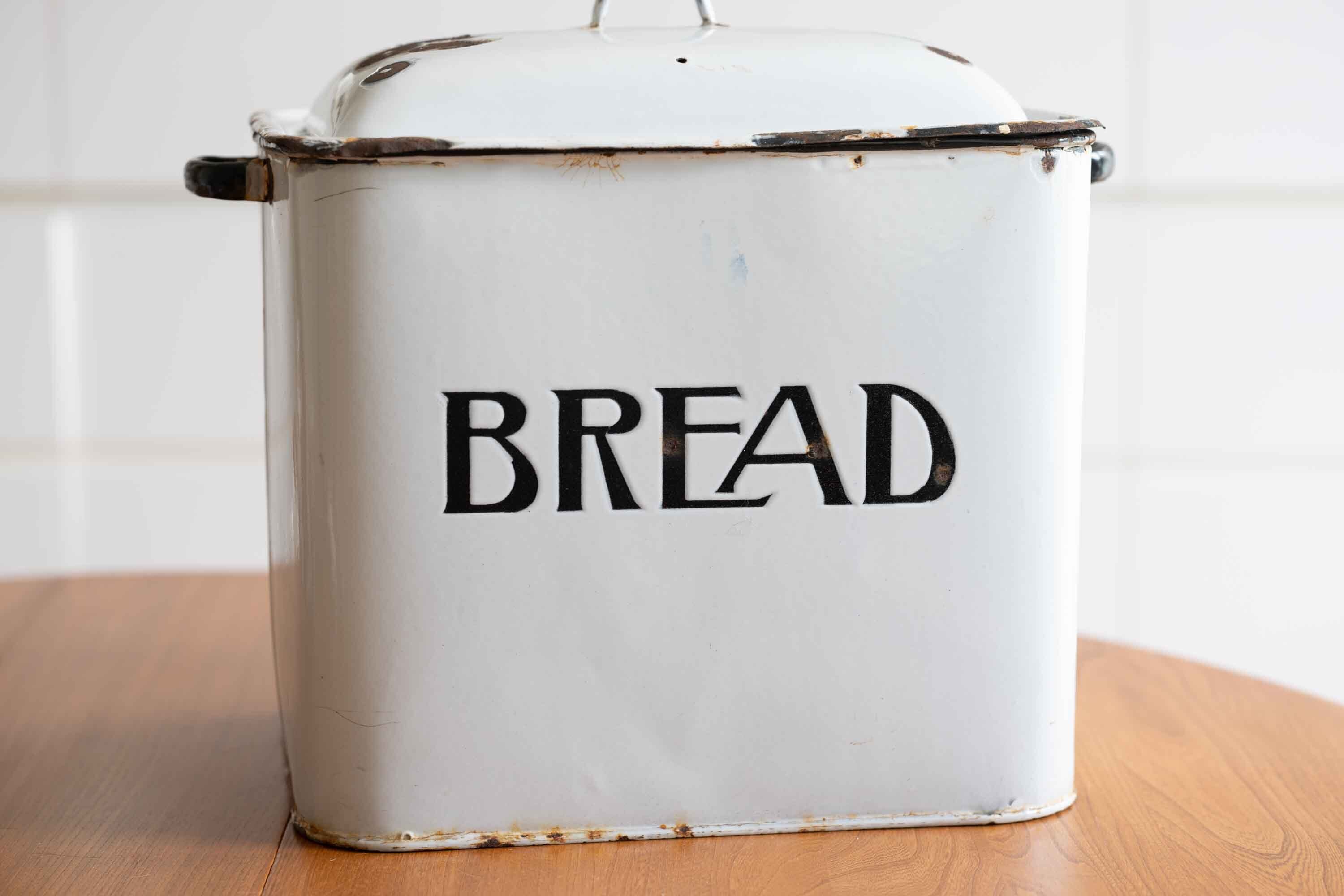 英国アンティーク ブレッド缶 大きなサイズです。 No.14大 空気穴4つ