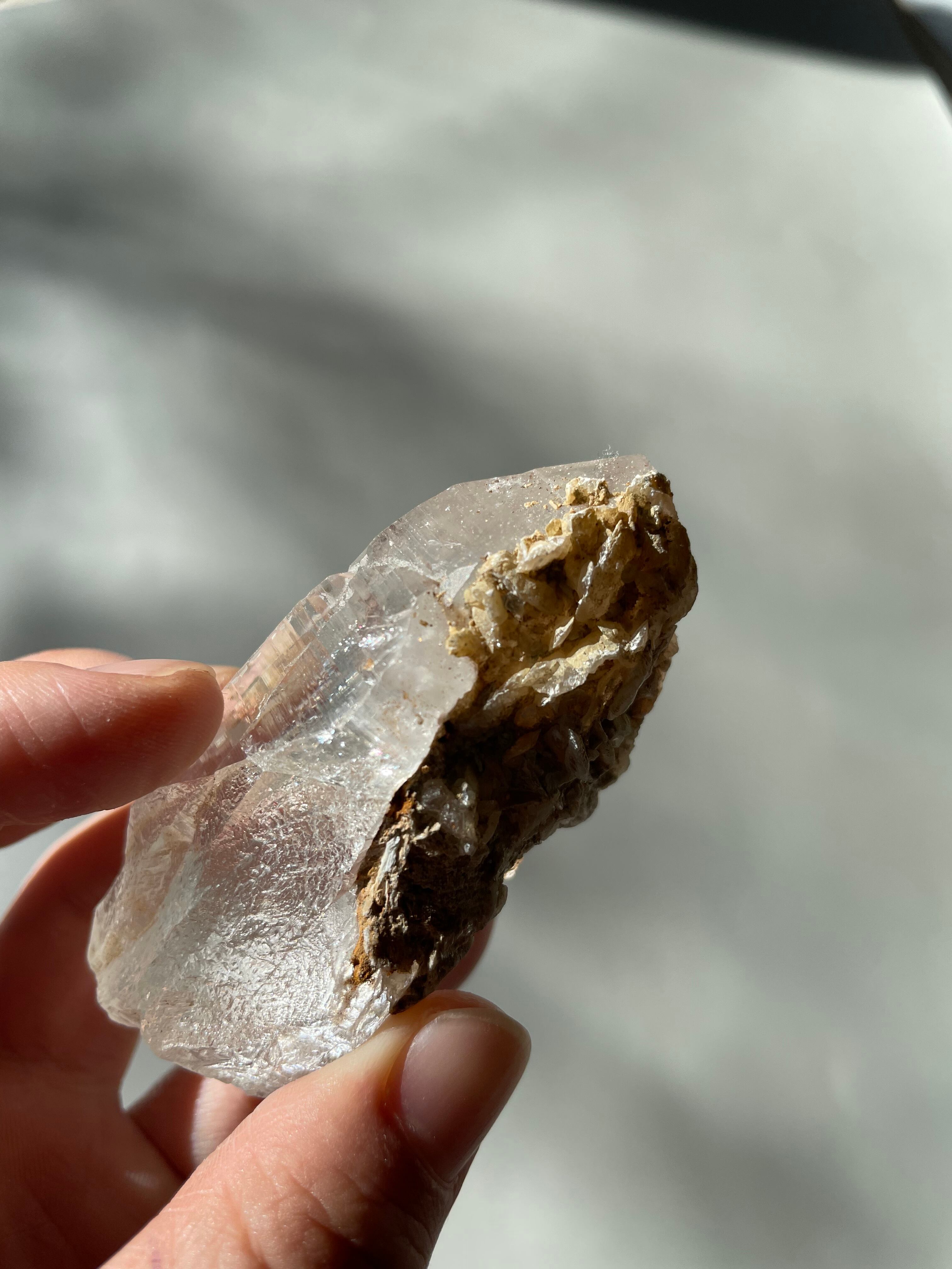 パキスタン　ギルギット　スカルドゥ産　ヒマラヤ水晶　マイカ　カテドラル