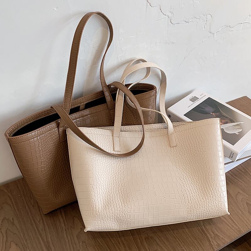 大容量のハンドバッグの女性のバッグ2020人気の新しい新しい流行のファッションシンプルなショルダーバッグネットセレブワイルドカジュアルトートバッグ Tiancai_Wing_Bag3396971