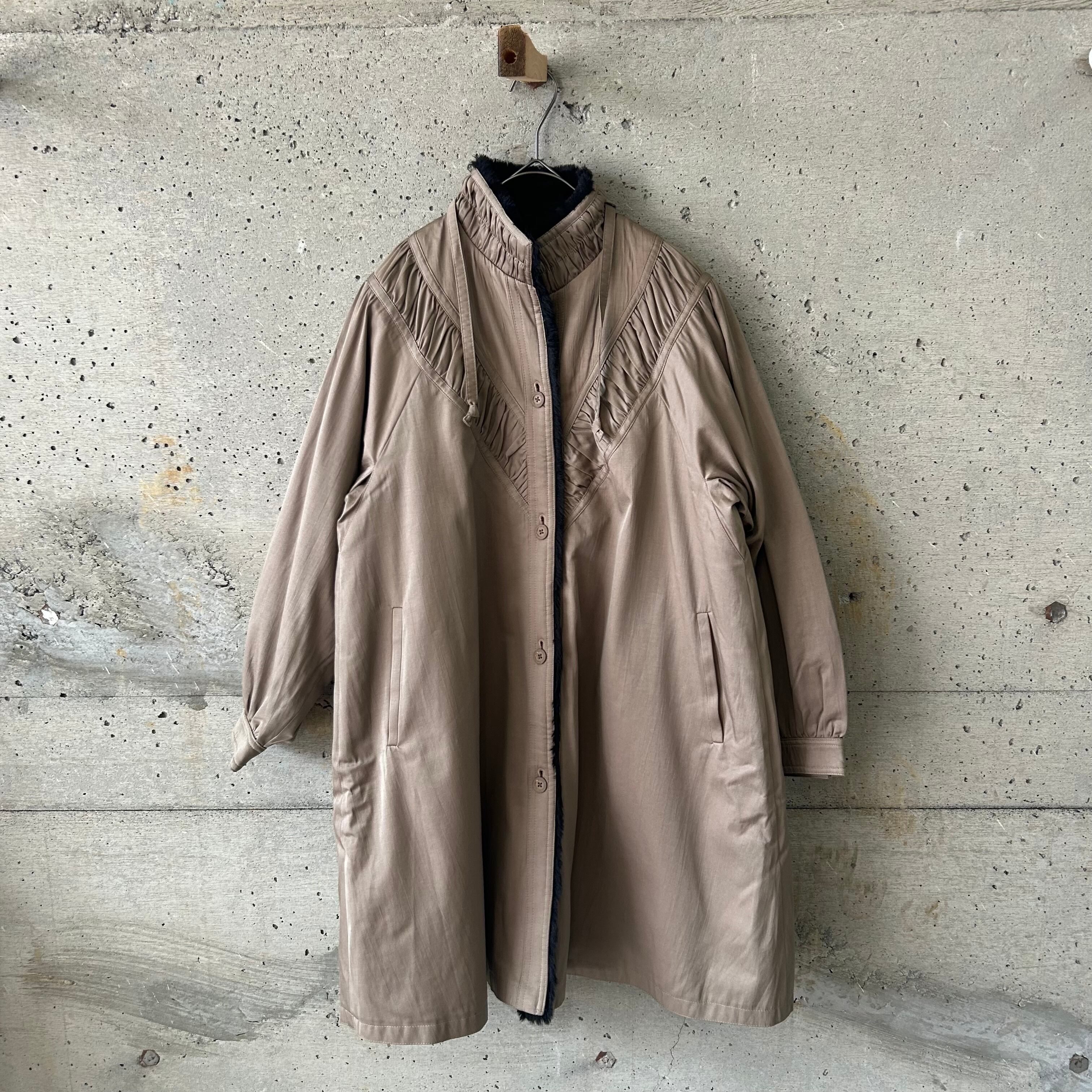Fluffy lining khaki coat