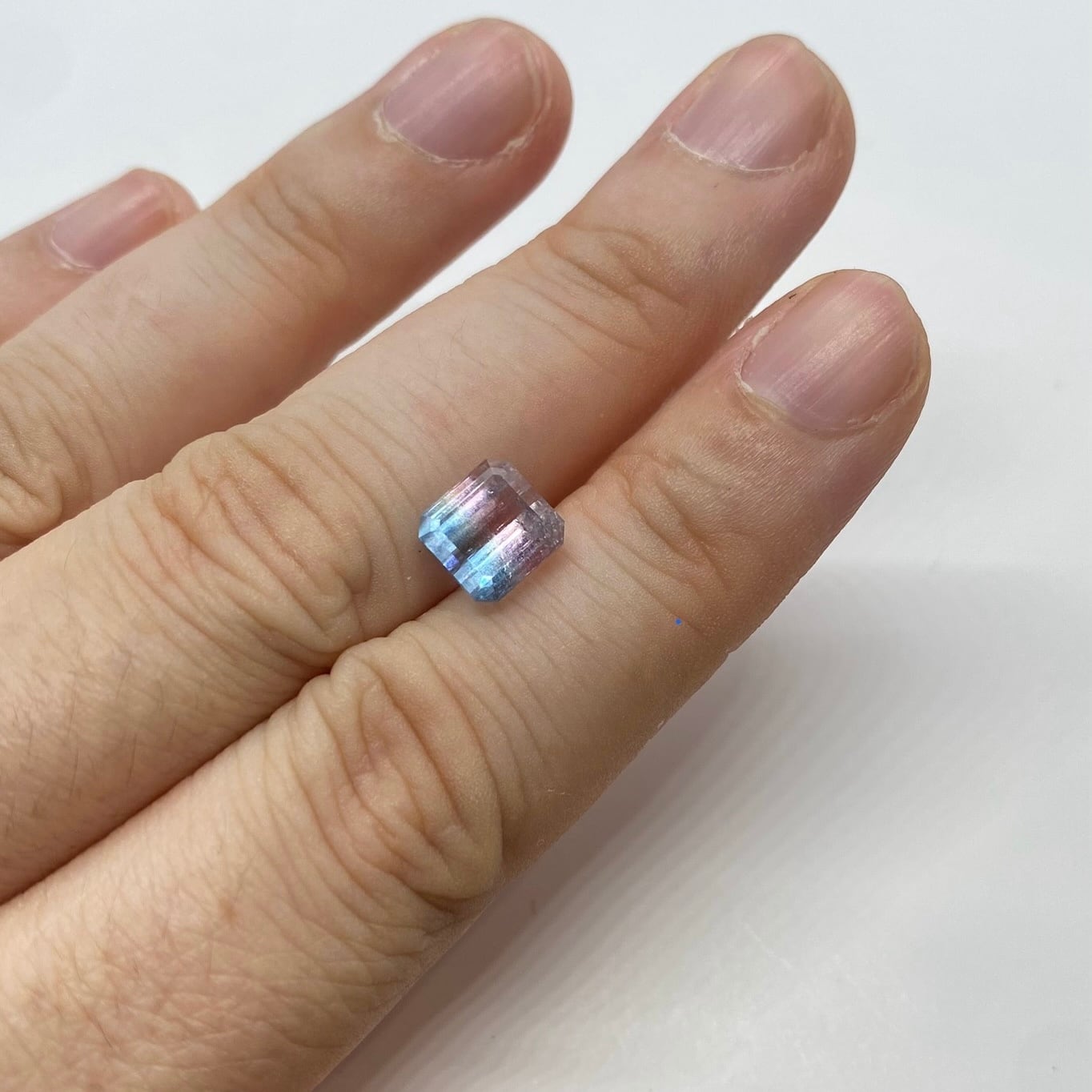 キキララカラーのバイカラートルマリン