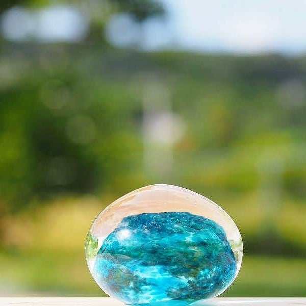 A様オーダー品 沖縄の思い出ペーパーウェイト(ターコイズ) 【琉球ガラス工房 雫】