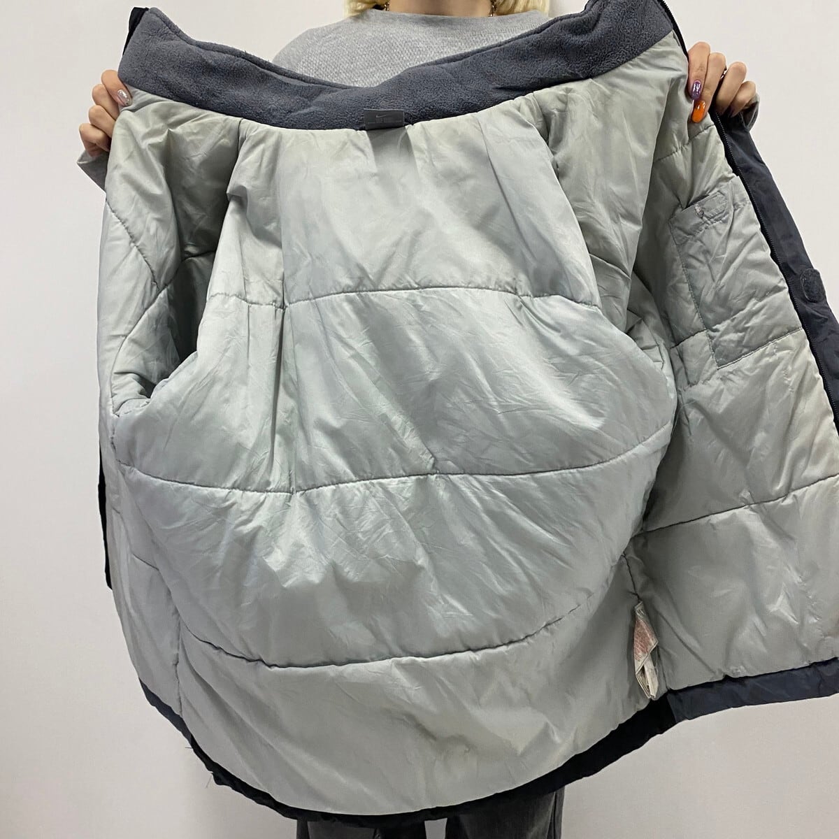 訳あり特価 NIKE ナイキ 中綿 ナイロンジャケット キッズL 古着 黒