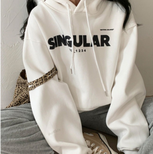 トップス デート パーカー フーディー 袖あり 長袖 かわいい 大人可愛い きれいめ シンプル カジュアル 大人 上品 おしゃれ お洒落 主役級 存在感 春 秋 10代 20代 30代 レディース 女性用 OL 学生 デート お出かけ 公園デビュー 女子会 休日 イベント 旅行 着回し 普段使い ファッション コーデ 楽ちん モテ トレンド 流行 インスタ映え フリーサイズ ゆったり ゆる 白 ホワイト 黒 ブラック 灰色 グレー