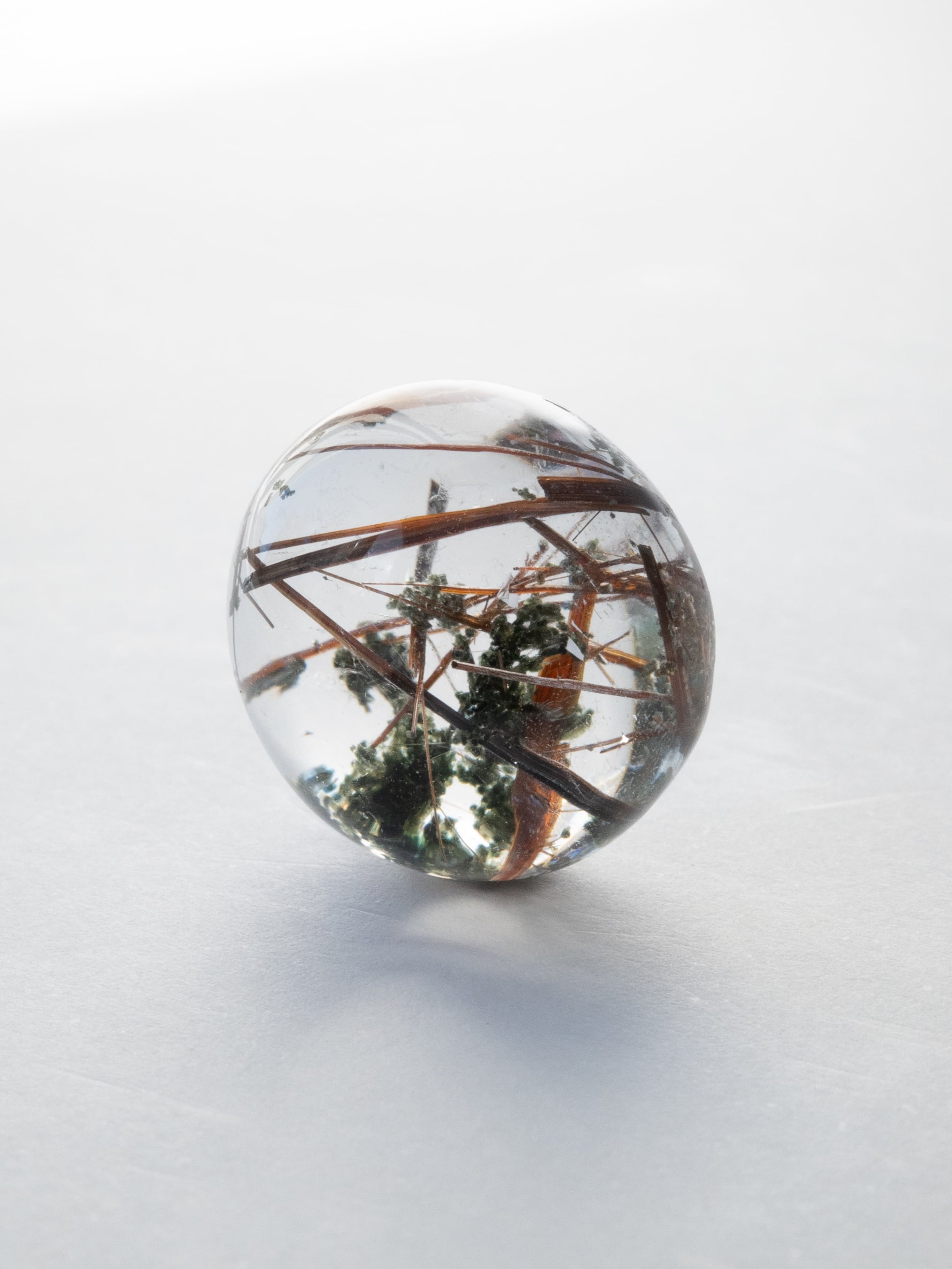 no.0188 レッドルチルと羽根のオパール　一点物 プレミアムタイチンレッドルチルクォーツ 77.1mm玉 スフィア(型番pfr125)