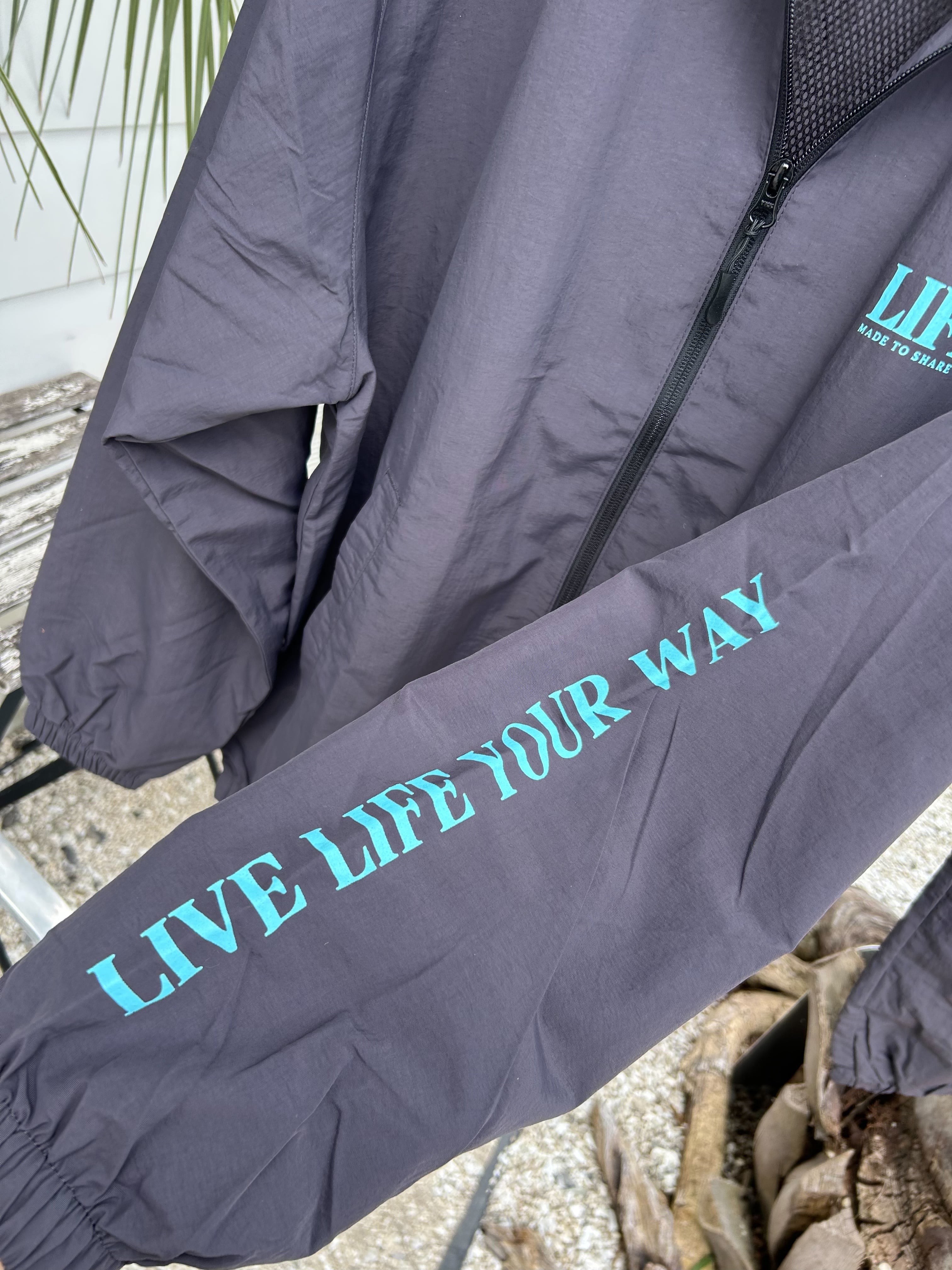 LIFEis 9th anniversary ナイロンセットアップジャケット ￥12,000(13,200)
