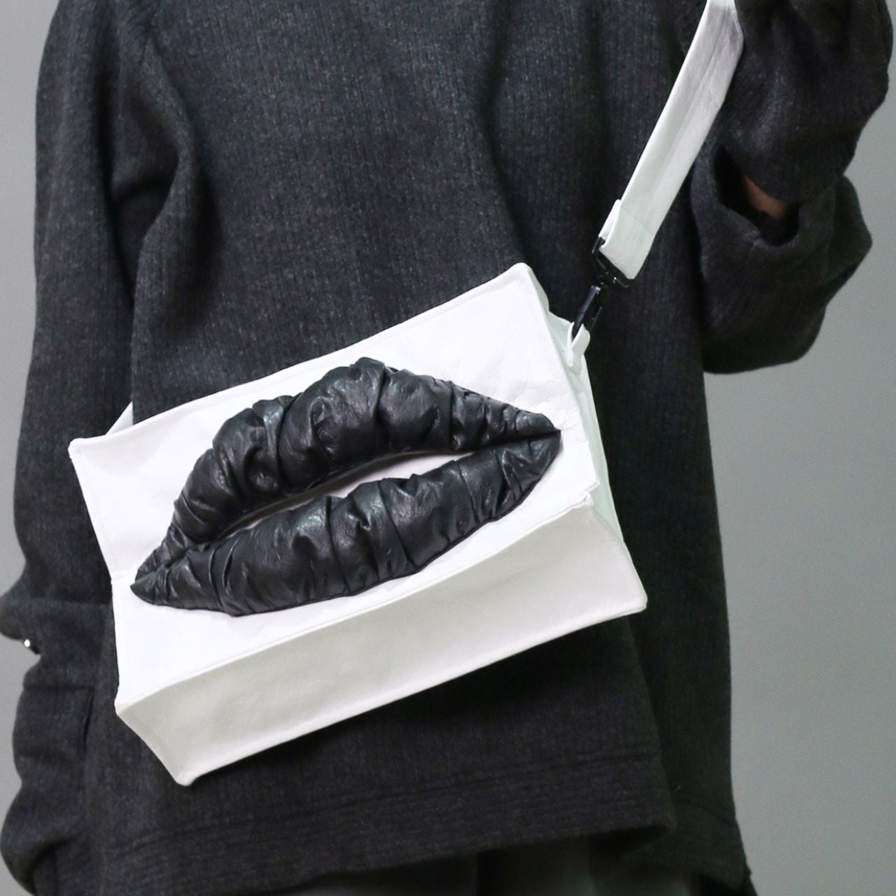 Kiss Mark Shoulder Bag 00986