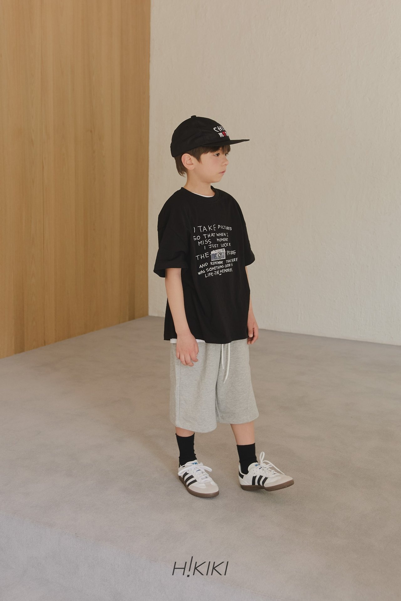 [H!KIKI] Camera Lettering Tee (13/15/17/19) / [하이키키] 카메라레터링티 (13/15/17/19)