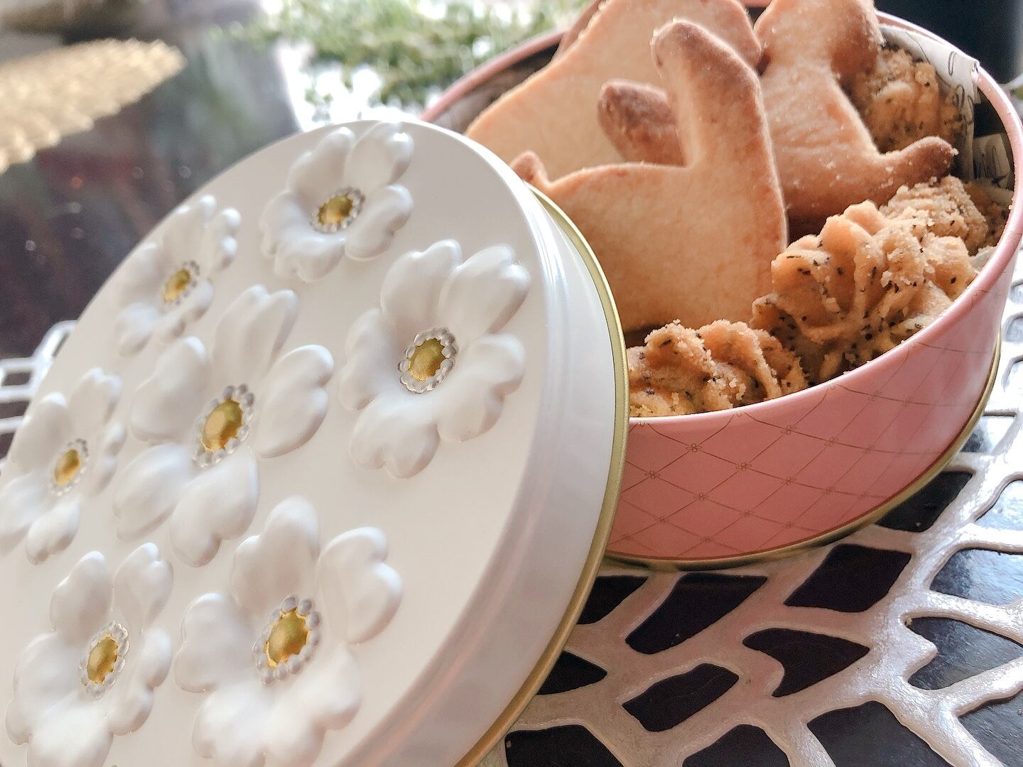 ピンクのブーケ缶クッキー ハピネス プリンセス ピンクのブーケ缶クッキー ハピネス プリンセス