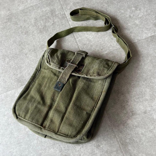 米軍　実物　コットンキャンバス　ショルダーバッグ　ポーチ　オリーブ　ビンテージ