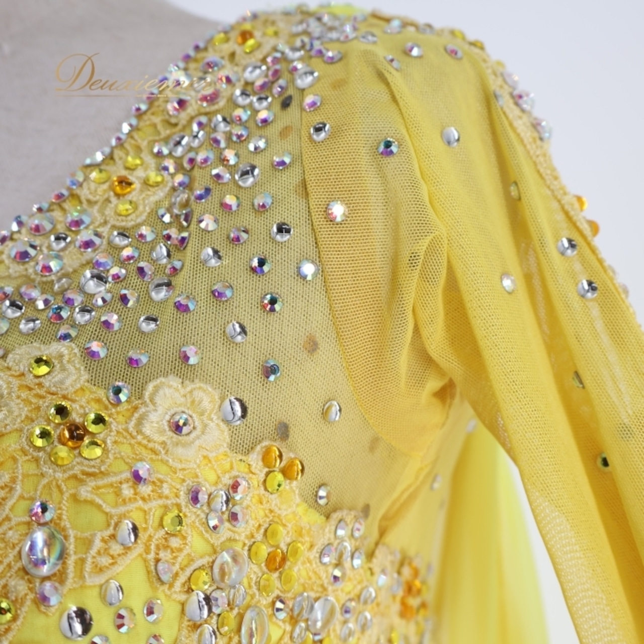 社交ダンス 衣装 スタンダードドレス ワンピース ドレス スタンダード 黄色 レース デモ 競技 ダンス パーティ 発表会 上品 綺麗 華やか イエロー系 フロート スカート 3枚重ね 落ち感 競技用 発表会用 ステージ衣装 ゴージャス コスチューム ロングドレス パーティー ショー