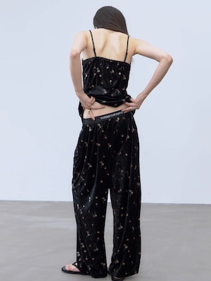 THINGS THAT MATTER シングスザットマター / ベロア キャミソール / STICKER PRINT VELOUR CAMISOLE